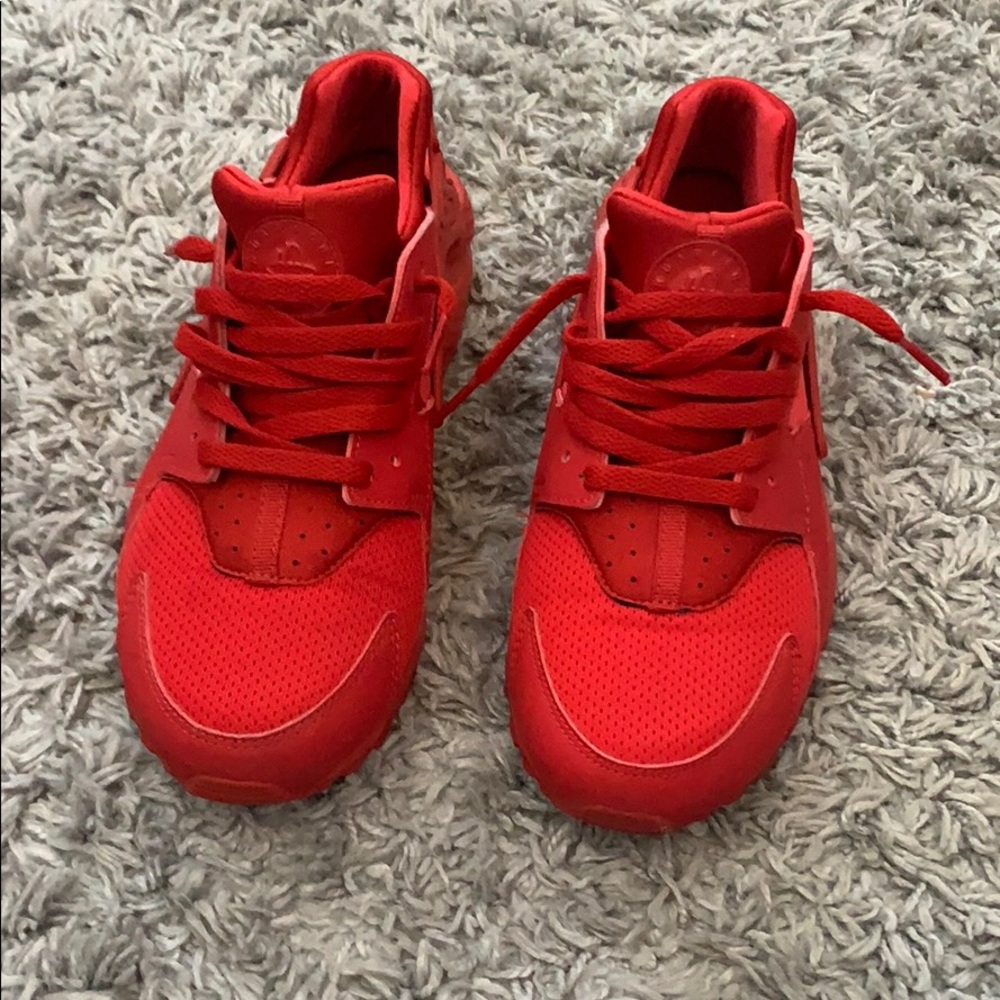 Red Nike huaraches